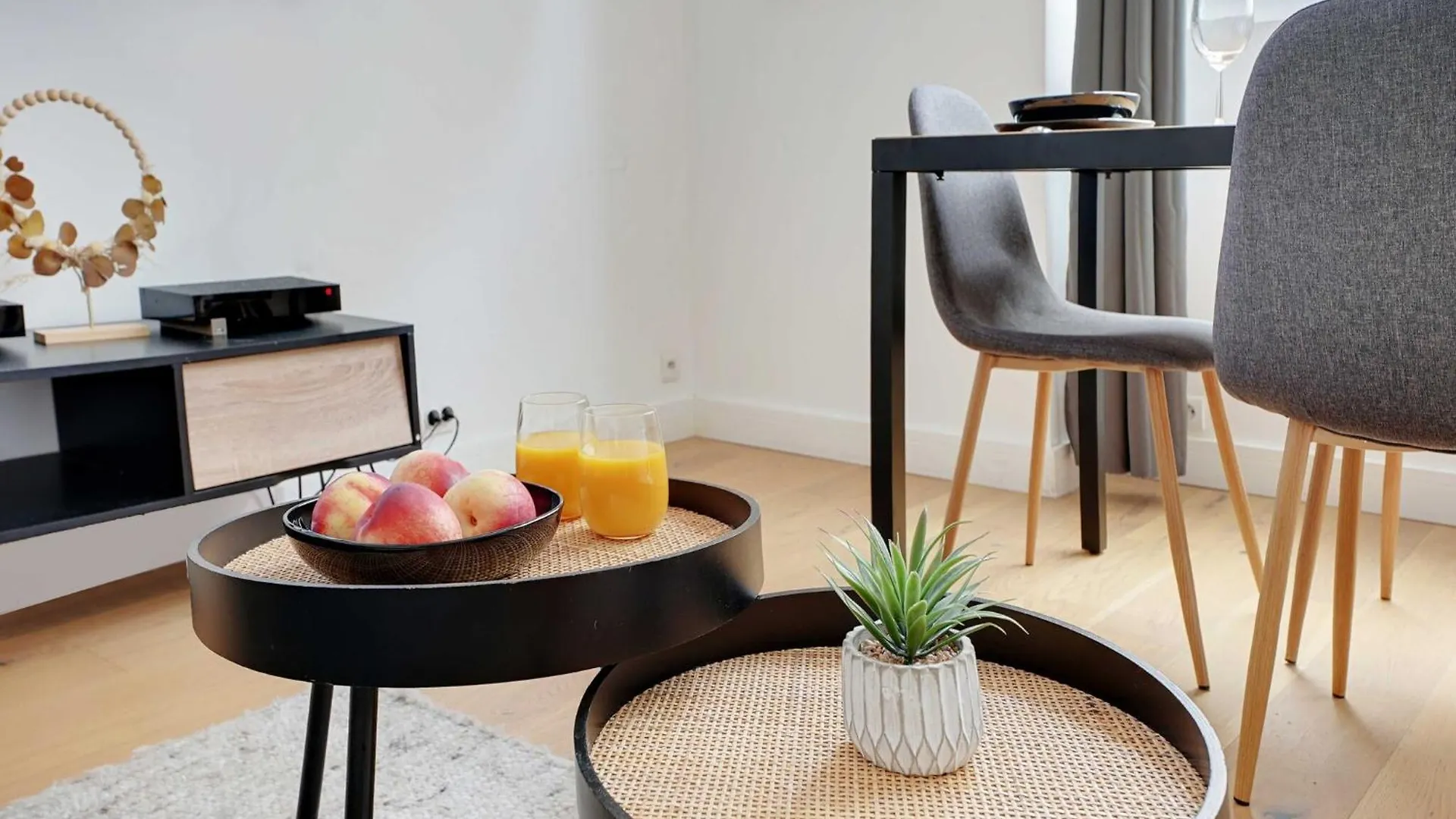 Apartment In Bastille With 1 Room Париж
